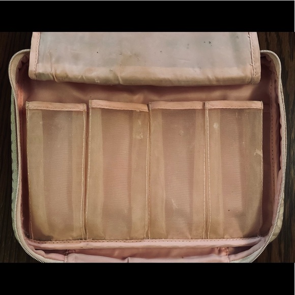 Modella Toiletry Travel Bags - Picture 5 of 6